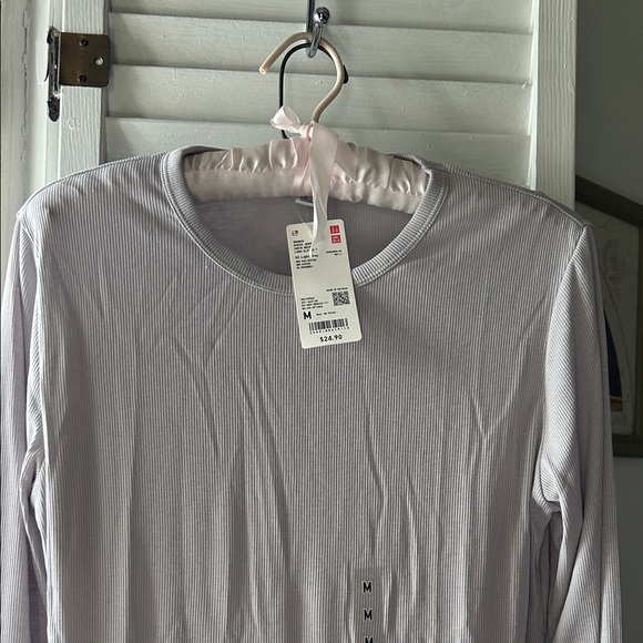 Uniqlo Women's Light Gray Long Sleeve Top - Picture 1 of 4